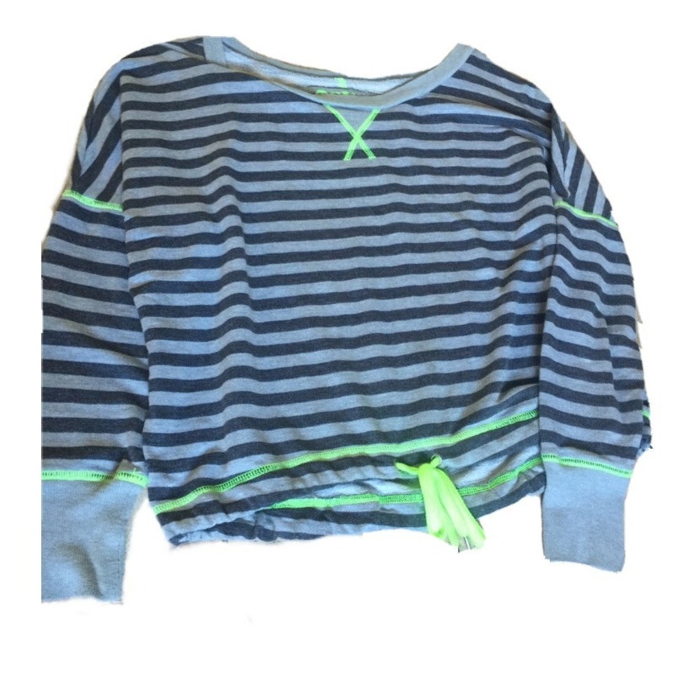 womens pullover sweate shirt size Medium One Step Up BA